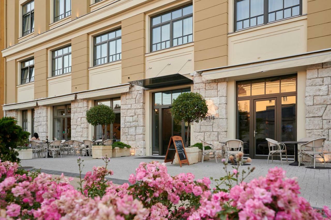סזומבאת'לי Artis Boutique Hotel מראה חיצוני תמונה
